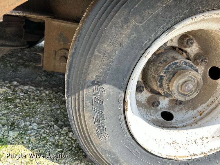 image for item OC9189 2000 Dakota Trail-EZE  drop deck equipment trailer