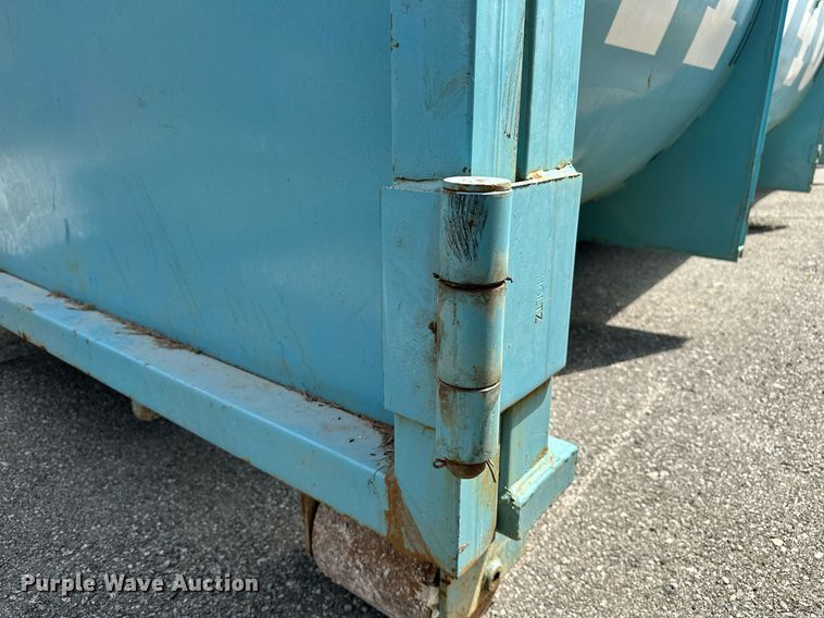 image for item OC9213 Roll-off dumpster