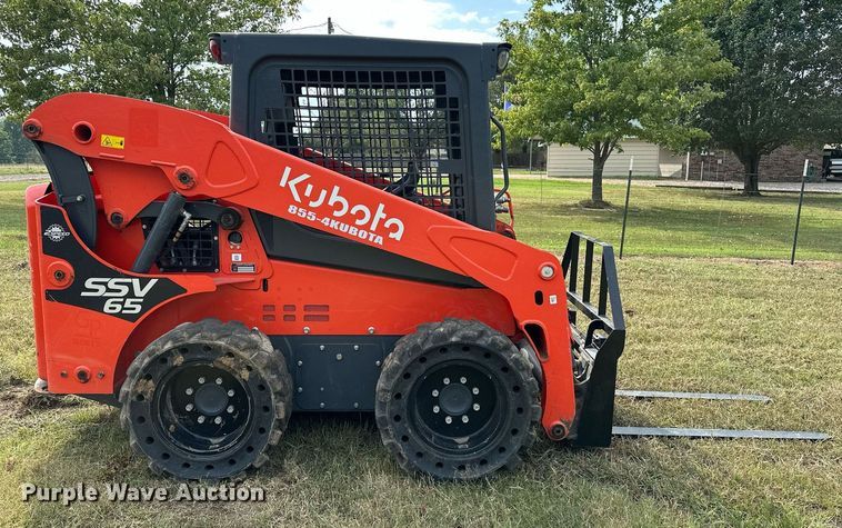 image for item OC9215 2021 Kubota SSV65  skid steer loader