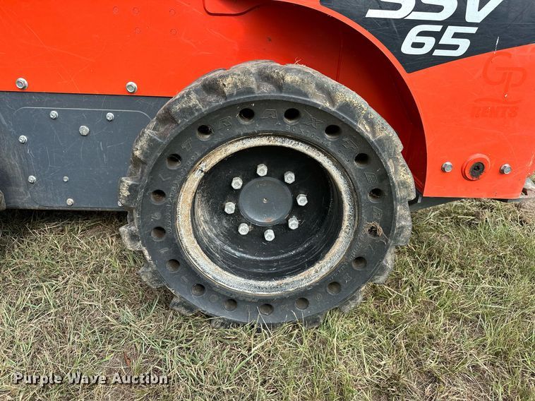 image for item OC9215 2021 Kubota SSV65  skid steer loader