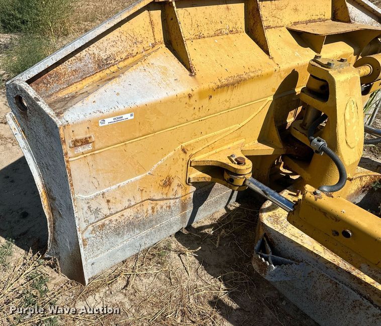 image for item OC9390 Caterpillar  dozer blade