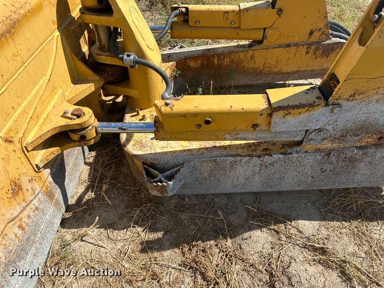 image for item OC9390 Caterpillar  dozer blade