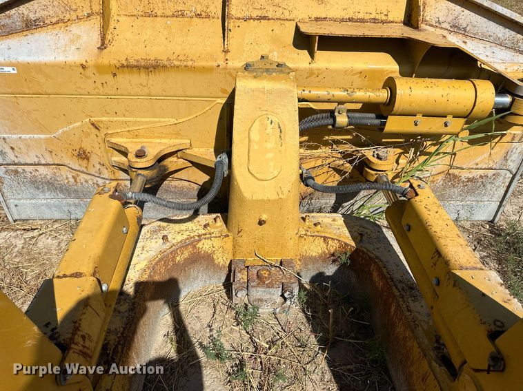 image for item OC9390 Caterpillar  dozer blade