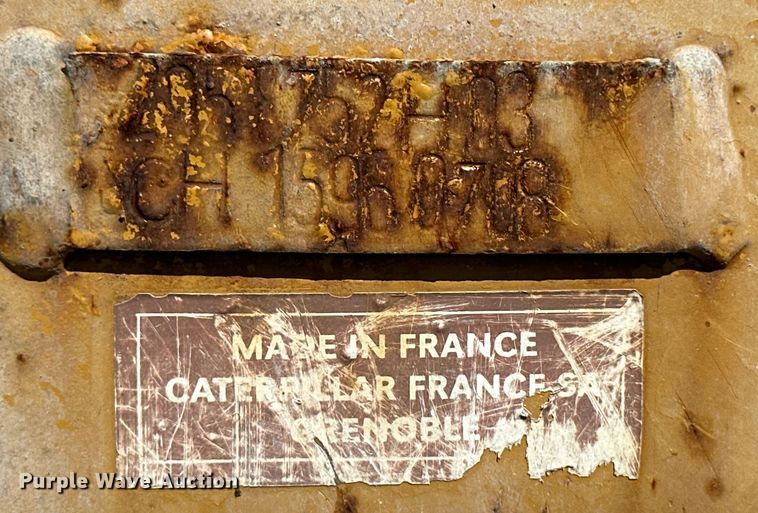 image for item OC9390 Caterpillar  dozer blade