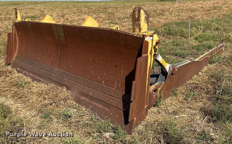 image for item OC9391 John Deere  dozer blade