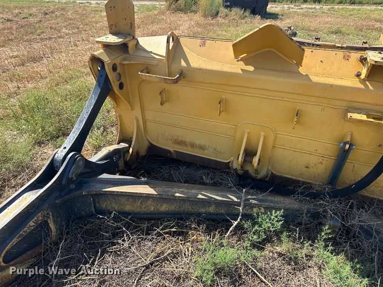 image for item OC9391 John Deere  dozer blade