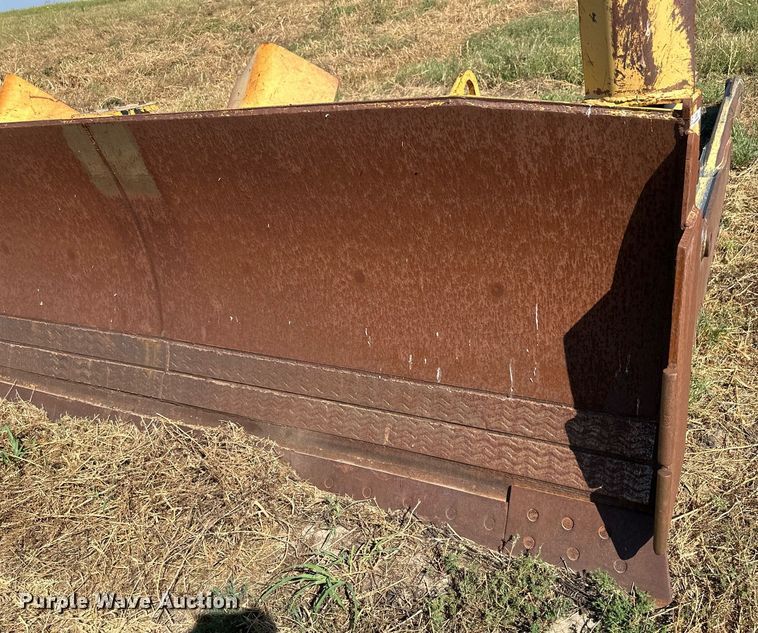 image for item OC9391 John Deere  dozer blade