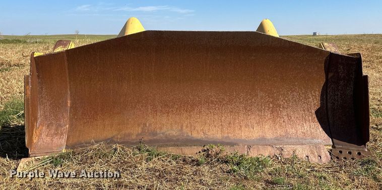 image for item OC9396 Liebherr  dozer blade