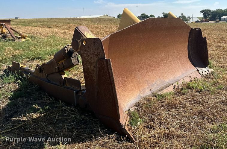 image for item OC9396 Liebherr  dozer blade