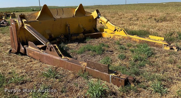 image for item OC9396 Liebherr  dozer blade