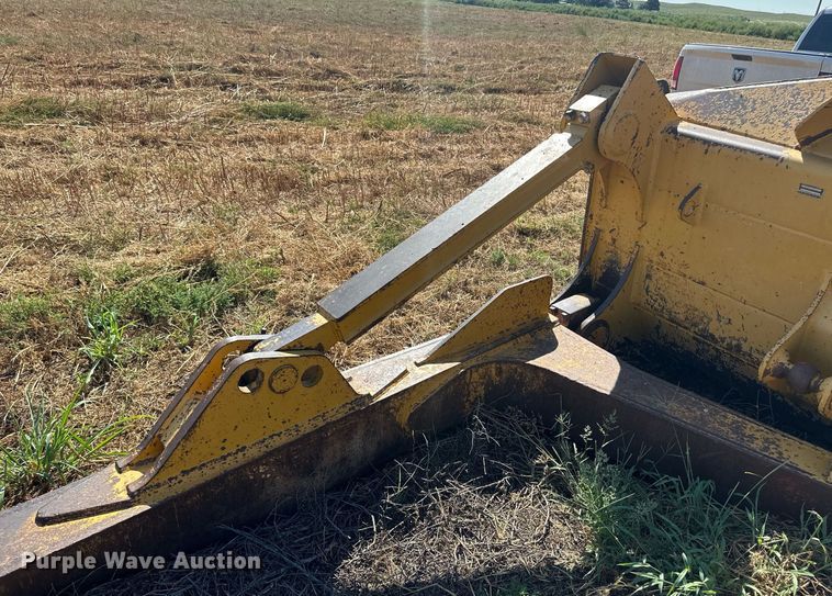 image for item OC9396 Liebherr  dozer blade