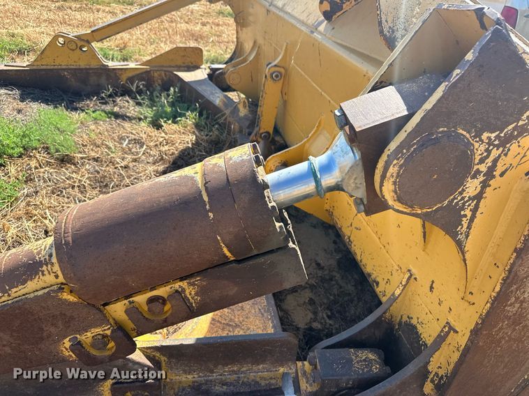 image for item OC9396 Liebherr  dozer blade