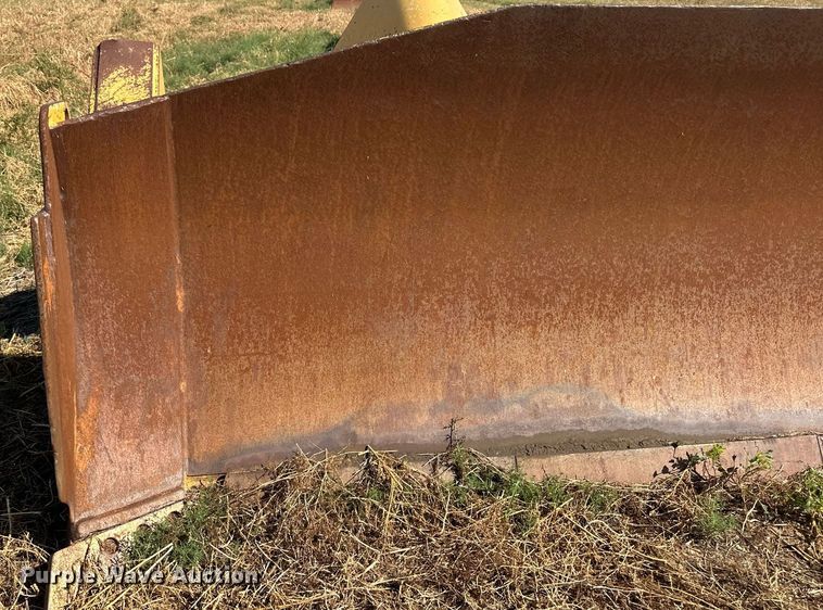 image for item OC9396 Liebherr  dozer blade