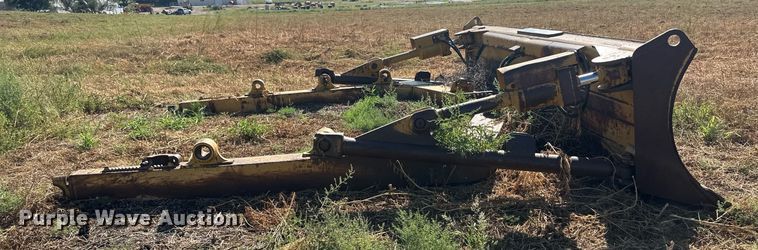 image for item OC9398 Caterpillar D8A  dozer blade