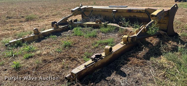 image for item OC9398 Caterpillar D8A  dozer blade