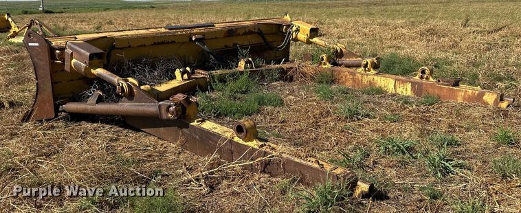 image for item OC9398 Caterpillar D8A  dozer blade