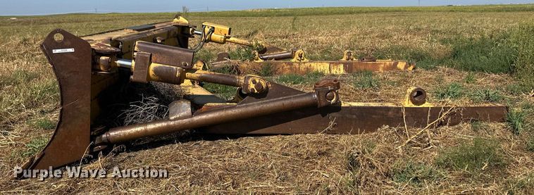 image for item OC9398 Caterpillar D8A  dozer blade