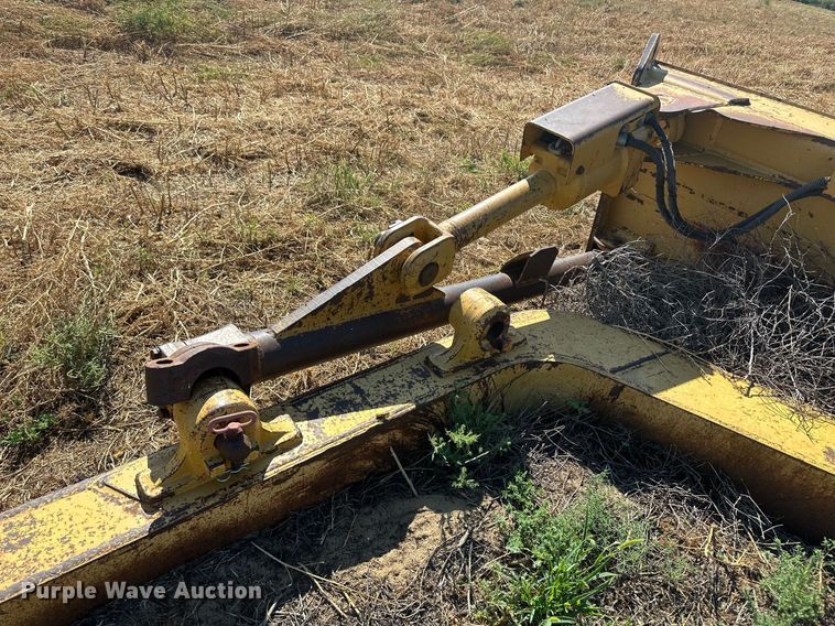 image for item OC9398 Caterpillar D8A  dozer blade