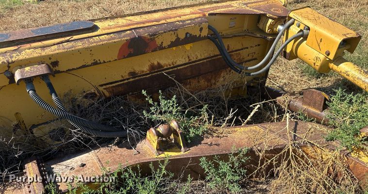 image for item OC9398 Caterpillar D8A  dozer blade