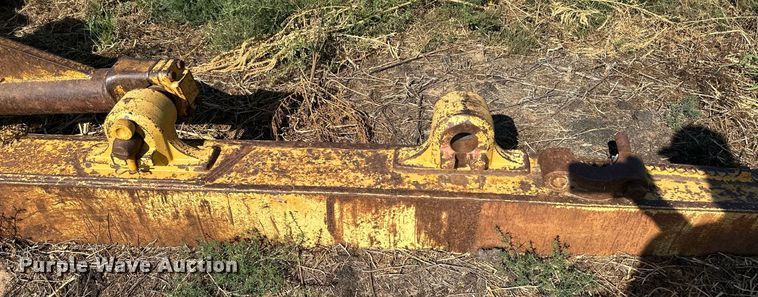 image for item OC9398 Caterpillar D8A  dozer blade