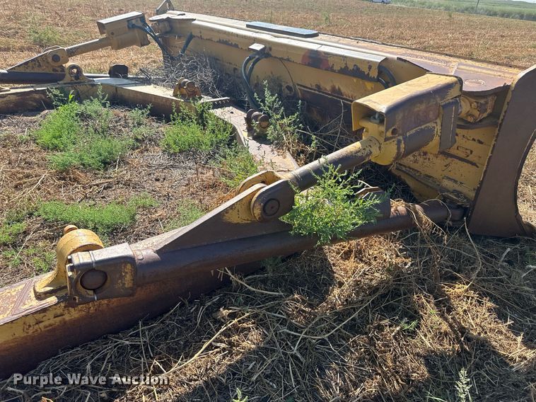 image for item OC9398 Caterpillar D8A  dozer blade