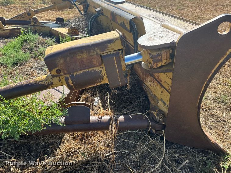 image for item OC9398 Caterpillar D8A  dozer blade