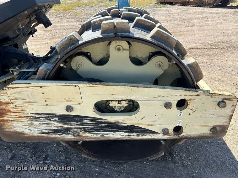 image for item OC9404 2006 Ingersoll Rand SD70D TF single drum vibratory roller