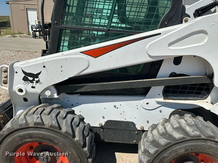 image for item OC9405 2018 Bobcat S740  skid steer loader