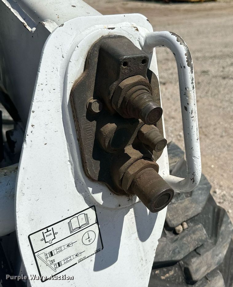 image for item OC9405 2018 Bobcat S740  skid steer loader