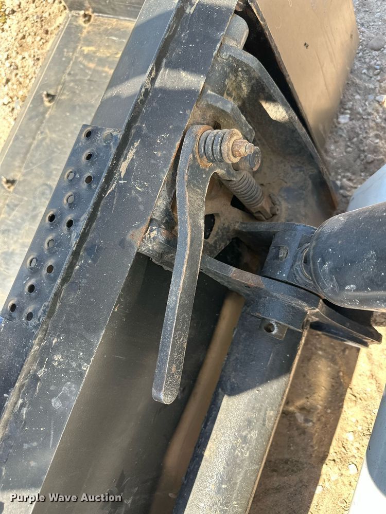 image for item OC9405 2018 Bobcat S740  skid steer loader