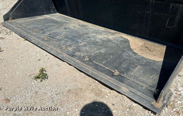 image for item OC9405 2018 Bobcat S740  skid steer loader