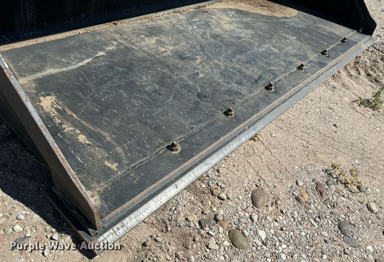 image for item OC9405 2018 Bobcat S740  skid steer loader