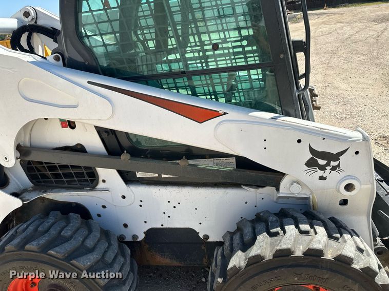 image for item OC9405 2018 Bobcat S740  skid steer loader