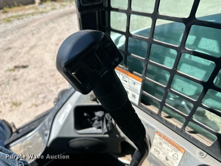image for item OC9405 2018 Bobcat S740  skid steer loader
