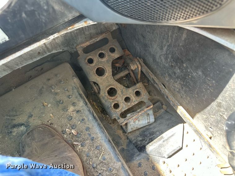 image for item OC9405 2018 Bobcat S740  skid steer loader