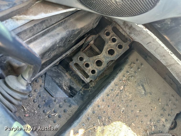 image for item OC9405 2018 Bobcat S740  skid steer loader