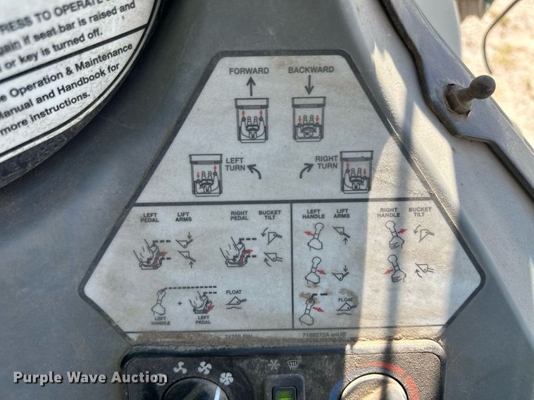 image for item OC9405 2018 Bobcat S740  skid steer loader