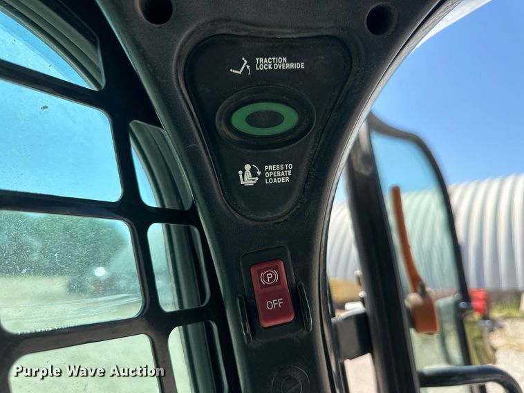 image for item OC9405 2018 Bobcat S740  skid steer loader