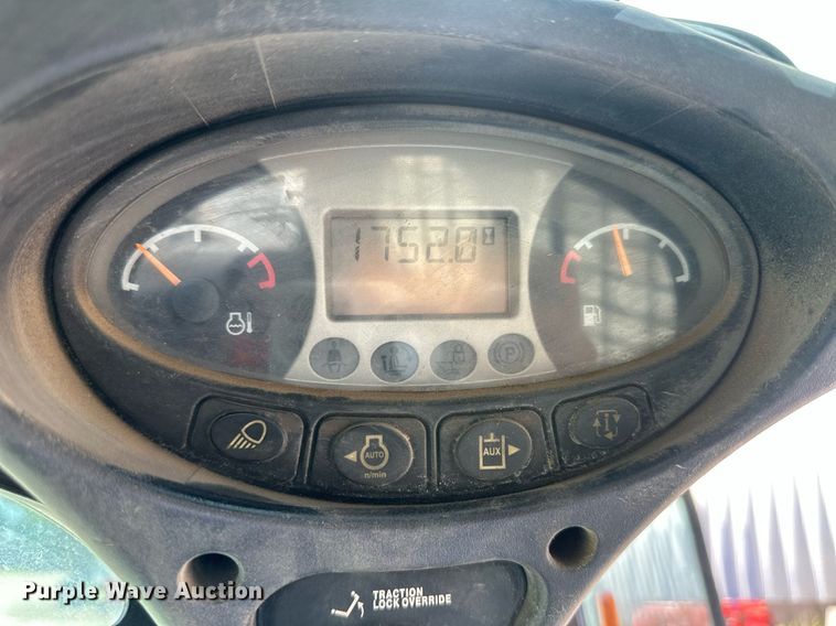 image for item OC9405 2018 Bobcat S740  skid steer loader