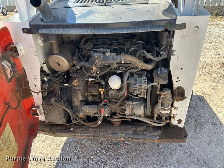 image for item OC9405 2018 Bobcat S740  skid steer loader