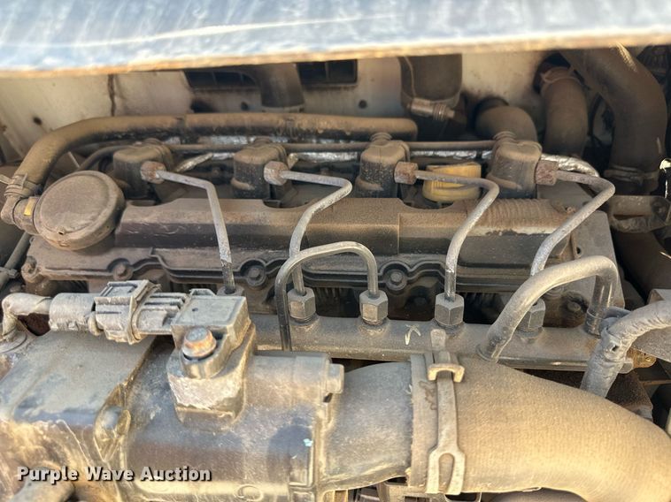 image for item OC9405 2018 Bobcat S740  skid steer loader