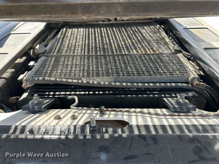 image for item OC9405 2018 Bobcat S740  skid steer loader