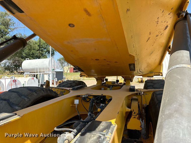 image for item OC9406 2011 Volvo A40F  haul truck