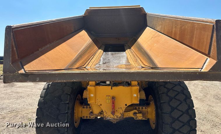 image for item OC9406 2011 Volvo A40F  haul truck