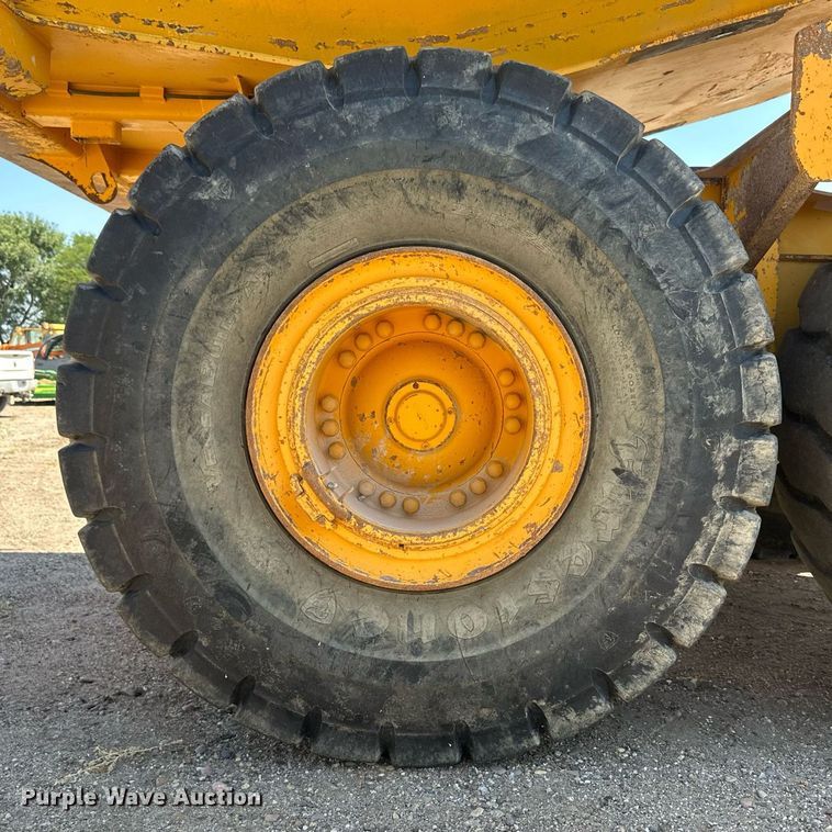 image for item OC9406 2011 Volvo A40F  haul truck