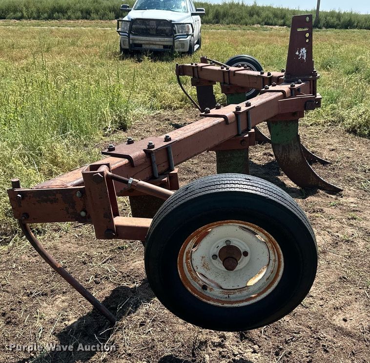 image for item OC9408 International Harvester  ripper