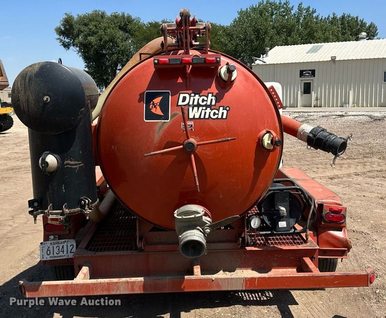 image for item OC9409 2011 Ditch Witch FX30  vacuum excavator