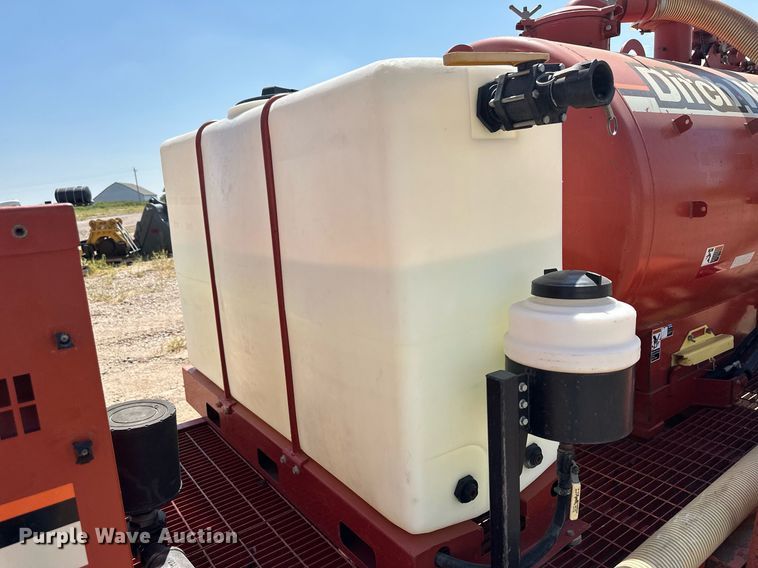 image for item OC9409 2011 Ditch Witch FX30  vacuum excavator