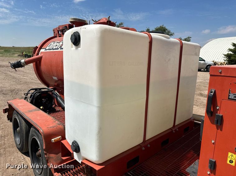 image for item OC9409 2011 Ditch Witch FX30  vacuum excavator