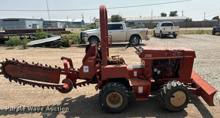 image for item OC9429 2000 Ditch Witch 3700  trencher